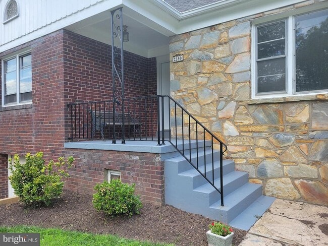 Building Photo - 2250 N Quantico St