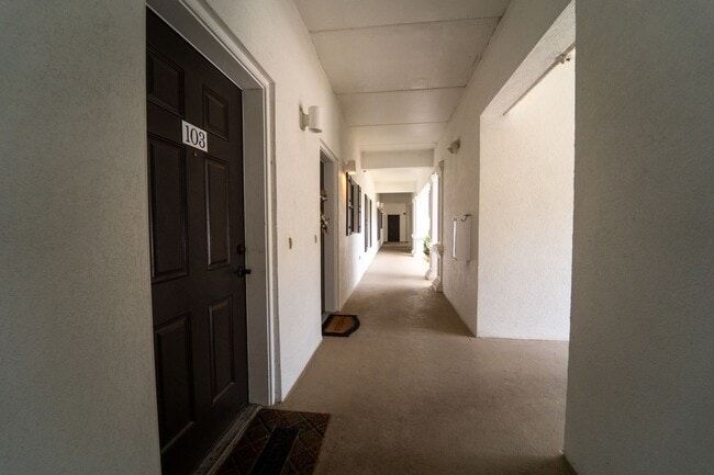 Building Photo - Belle Haven 2-Bedroom Condo with Pond View and Garage