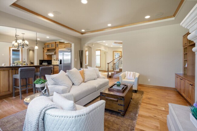 Building Photo - Live the Tuscan Life in Kirkland