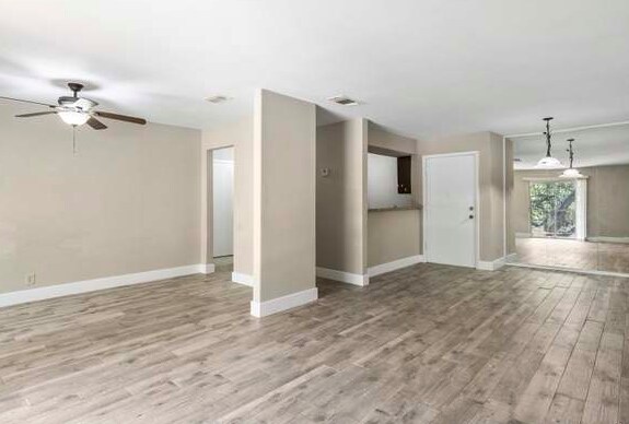 Building Photo - 923 Vance Jackson Rd