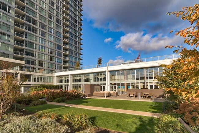 Building Photo - 2bd/1.75ba Seattle Condo