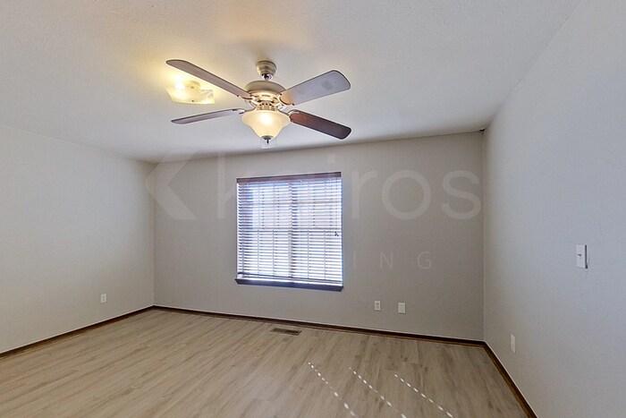 Building Photo - 1205 Mockingbird Ln