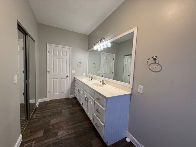 Building Photo - Maroa-Forsyth Ranch For Rent!