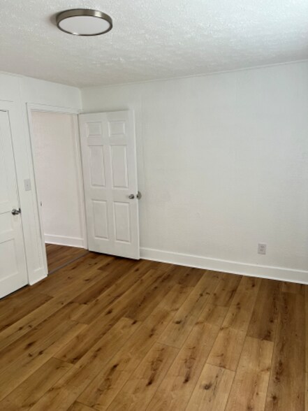 Building Photo - 711A W Eastland Ave