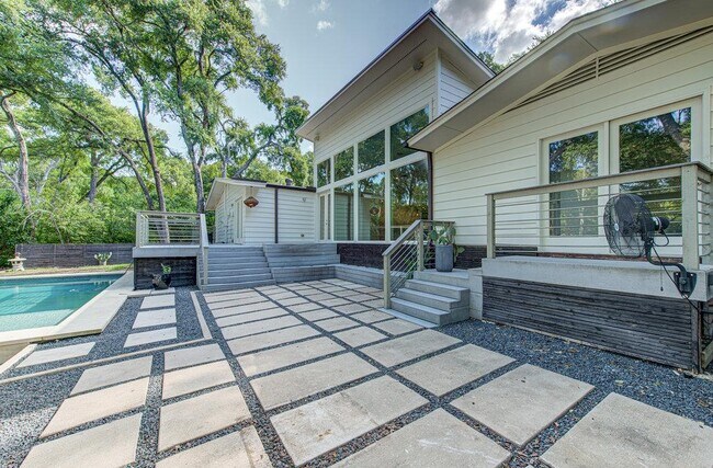 Building Photo - 6106 Shoal Creek Blvd