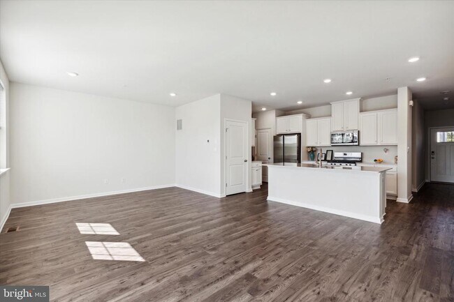 Building Photo - 76 Fonthill Ct