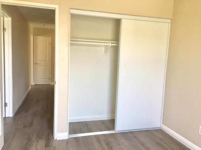 upstairs bedroom 3 - 504 Robins Pl