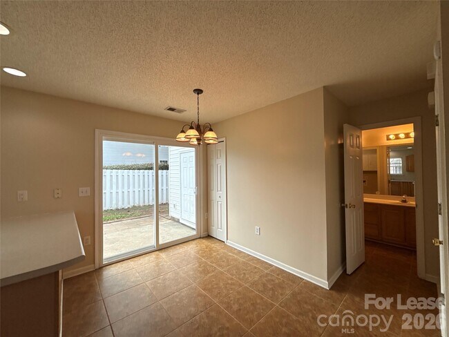 Building Photo - 15318 Brynfield Dr