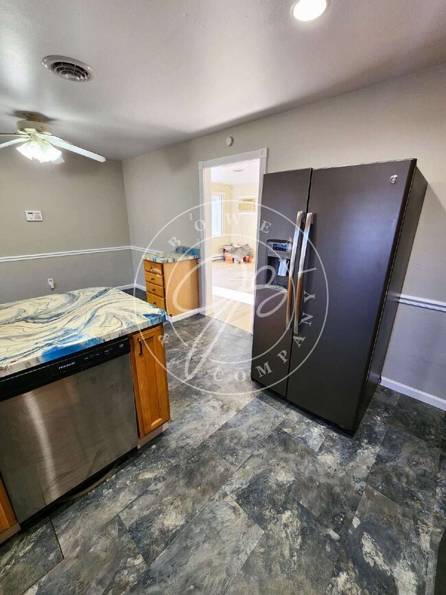 Building Photo - MUST SEE! Updated 3-Bedroom Home with Finished Basement & Large Fenced Yard