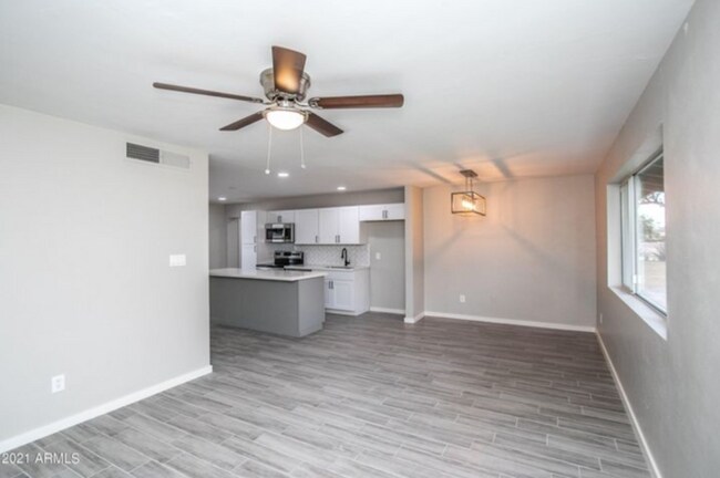 Building Photo - Beautiful remodel home near ASU