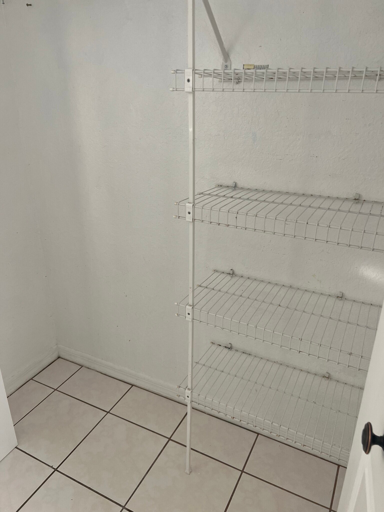 Building Photo - 404 Bouchelle Dr