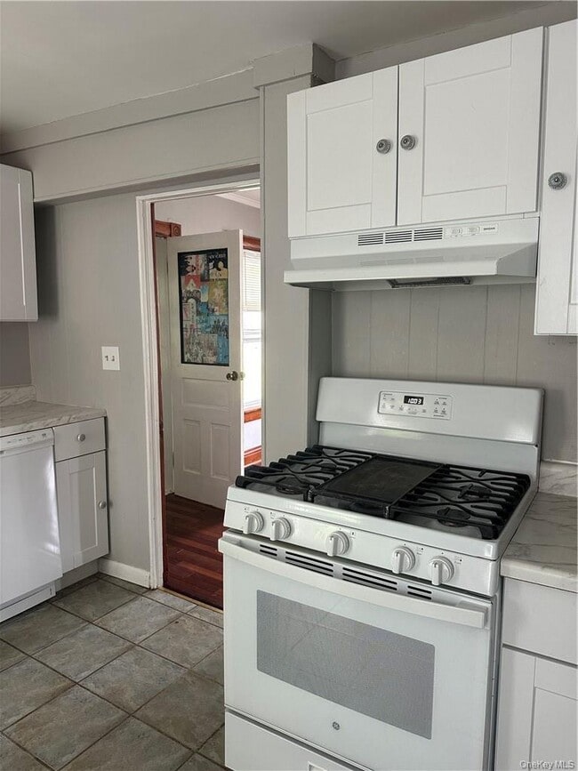 Building Photo - 20 Van Buren St