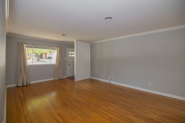 Building Photo - 6304 Ridgecrest Dr