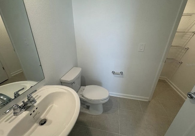 Building Photo - Charming 3-Bed Townhouse Retreat with 2.5 ...