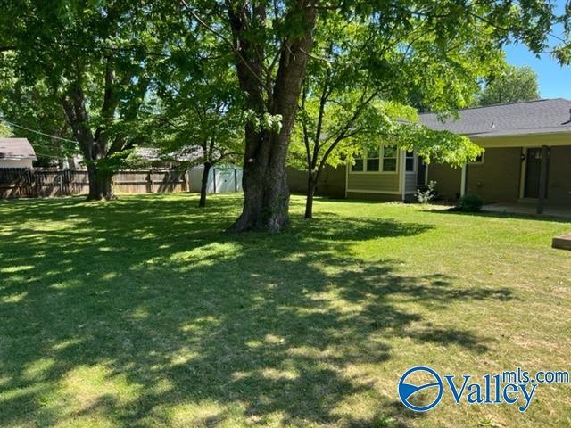 Building Photo - 713 Giles Dr NE