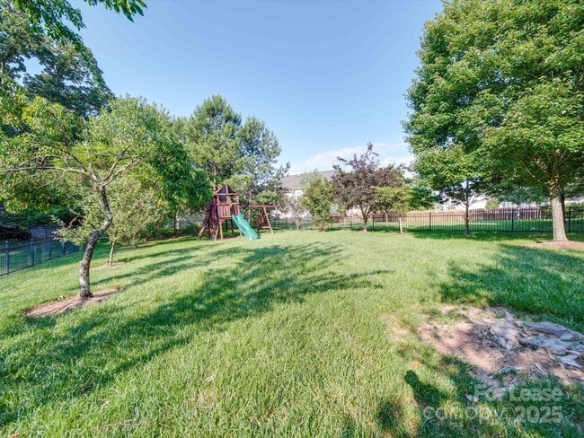 Building Photo - 15340 Prescott Hill Ave