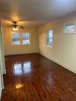 Building Photo - 4 Wren Dr