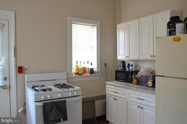 Primary Photo - 208 W Gay St