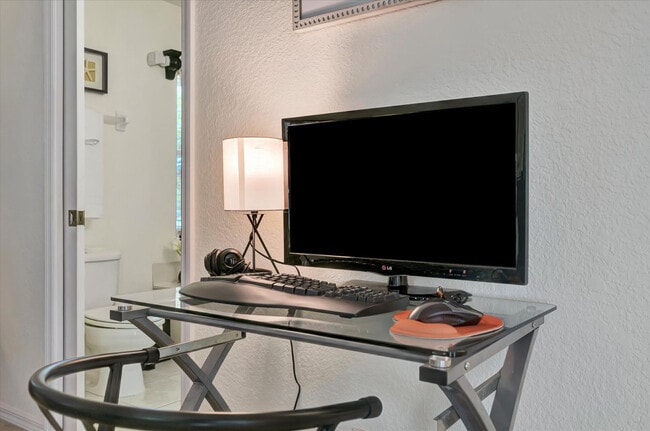 Building Photo - 19 Hoffer St