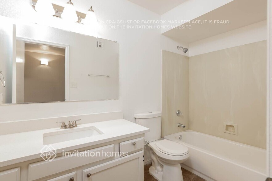 Building Photo - 5730 N 68th Ave