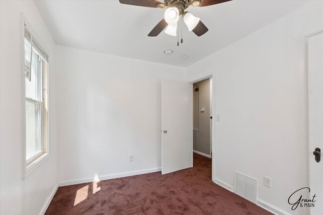 Building Photo - $1350 3 bedroom bungalow