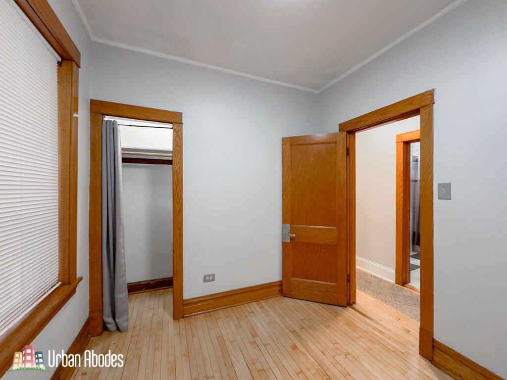 Building Photo - 4322 W Kamerling Ave