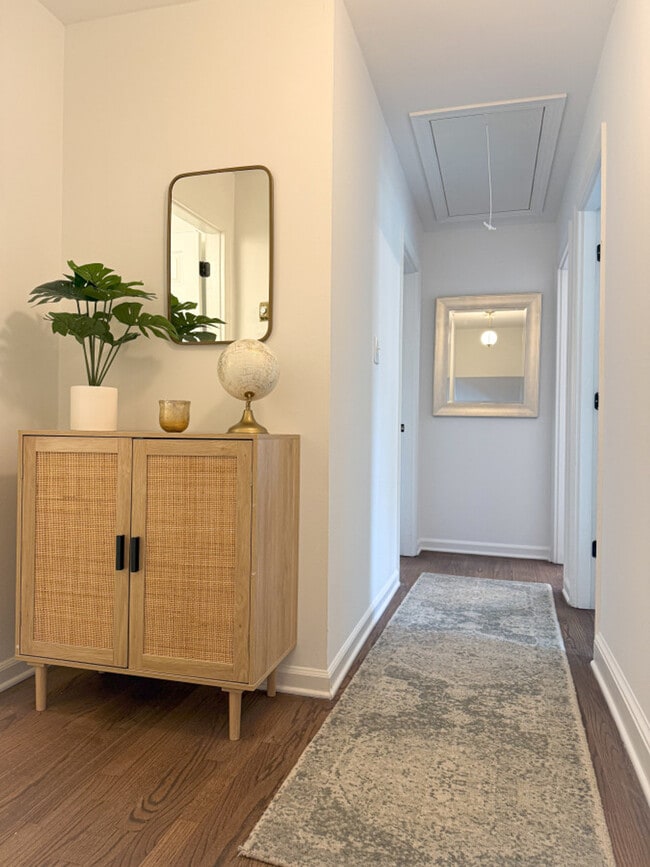 Building Photo - 7601 Bedfordshire Dr