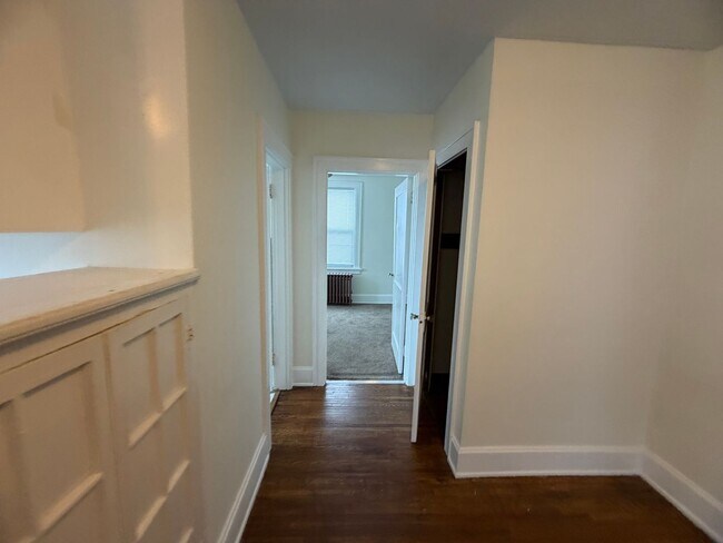 Building Photo - 6611 Kennedy Ave