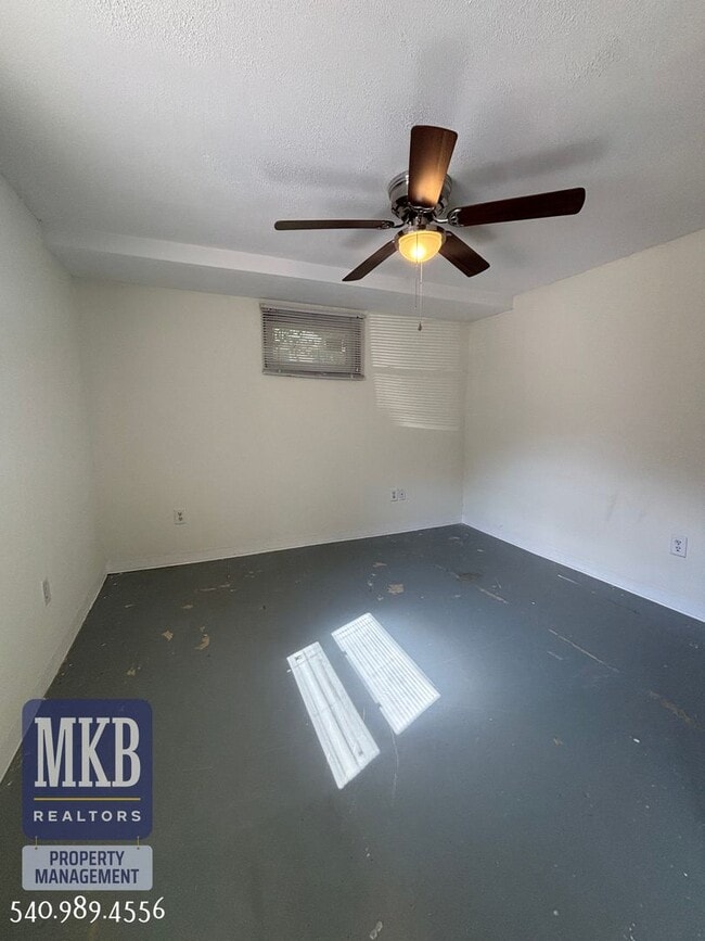 Building Photo - 4706 Casper Dr NE