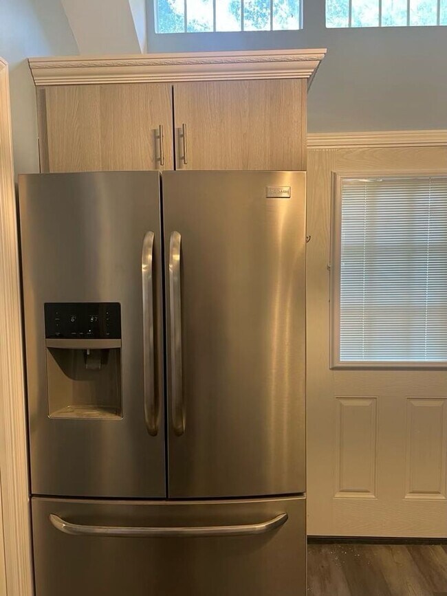 Building Photo - Tiny House for Rent