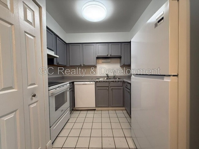 Building Photo - 2373 John Smith Dr