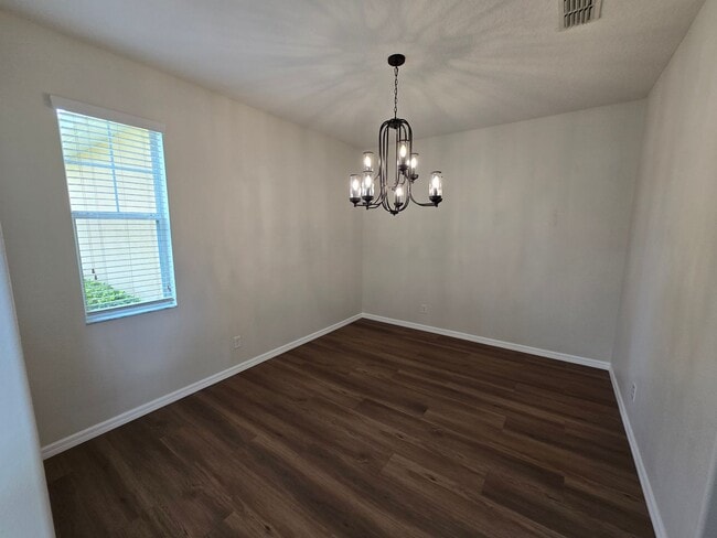 Building Photo - Luxurious Single-Family Home in Secluded Mount Dora Community