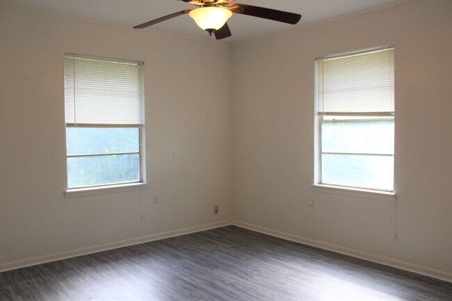 Bedroom 2 - 1260 W Frey St