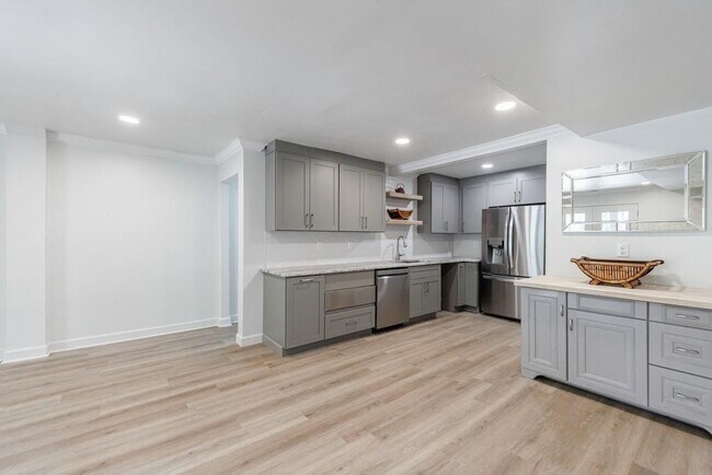 Building Photo - 459 Atlanta Country Club Dr