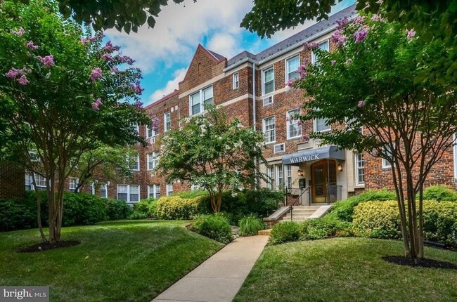 Building Photo - 3051 Idaho Ave NW
