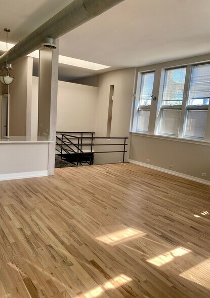Living /dining - 1734 W Cortland St