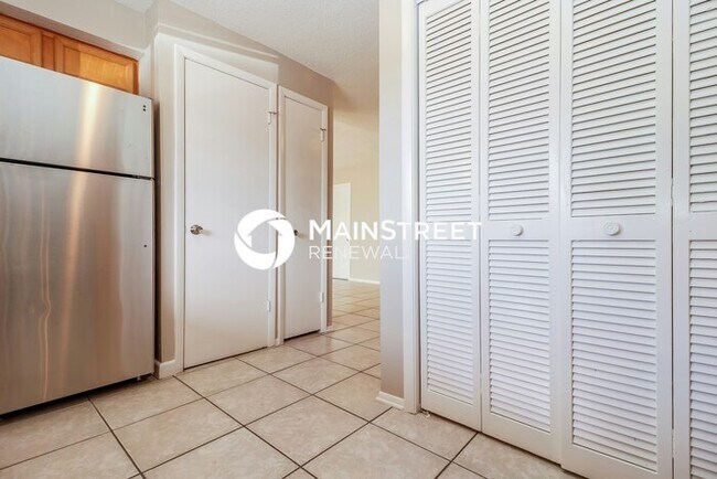 Building Photo - 3 Bedroom Pet-Friendly Home in Spring Hill, FL with Main Street Renewal