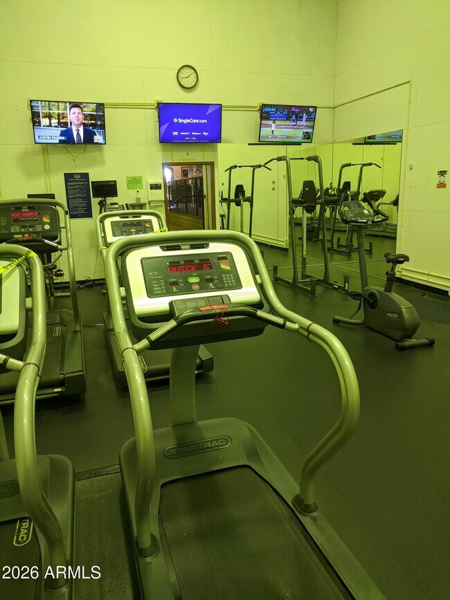 Building Photo - 1321 N Jamaica Way