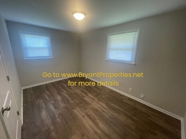 Building Photo - 502 Utley Dr