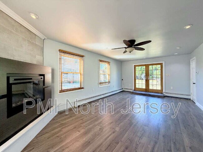 Building Photo - 227 Washington Ave