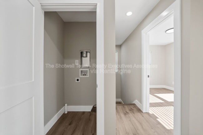 Building Photo - 2711 Tarleton Ave