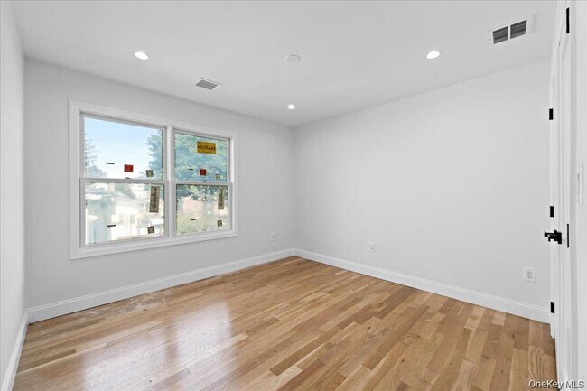 Building Photo - 89 Thurton Pl