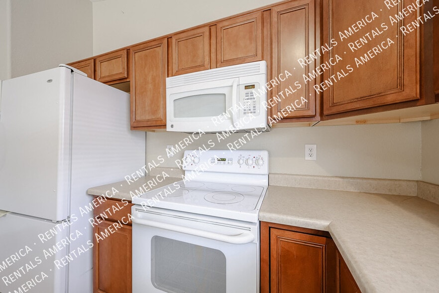 Building Photo - 42635 Colby Dr