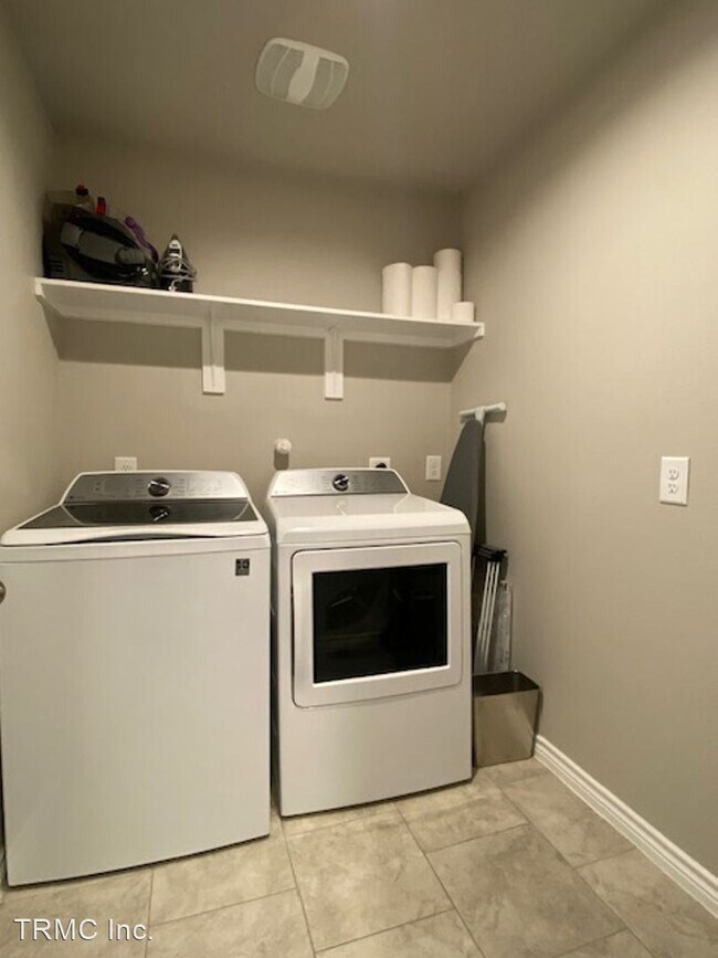 Building Photo - 3 br, 2 bath House - 7621 HERD RIDER LN.