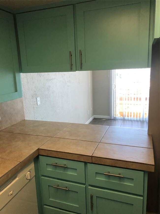 Building Photo - 7302 Duval St