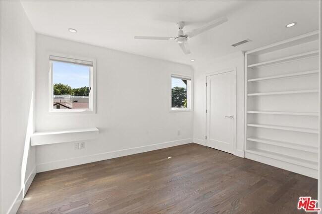 Building Photo - 4525 Melbourne Ave