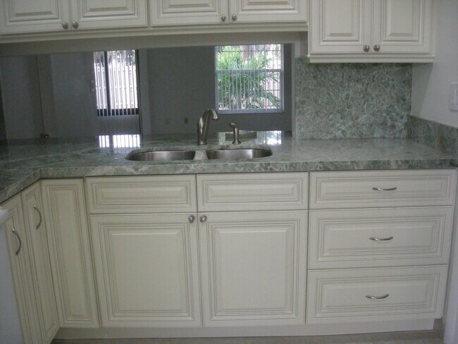 Building Photo - 11701 SW 108th Ln