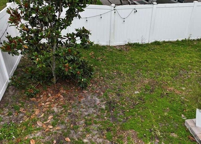 Building Photo - 24900 Oakhaven Ct