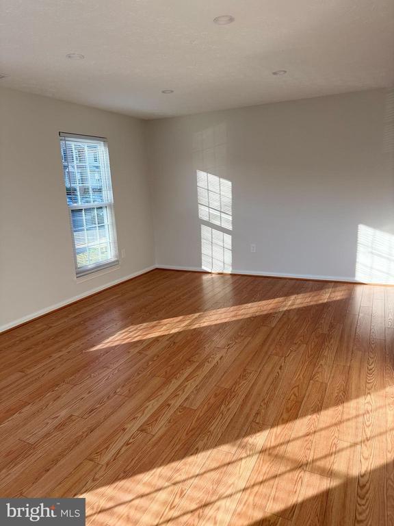 Building Photo - 2401 W Rosecroft Village Cir