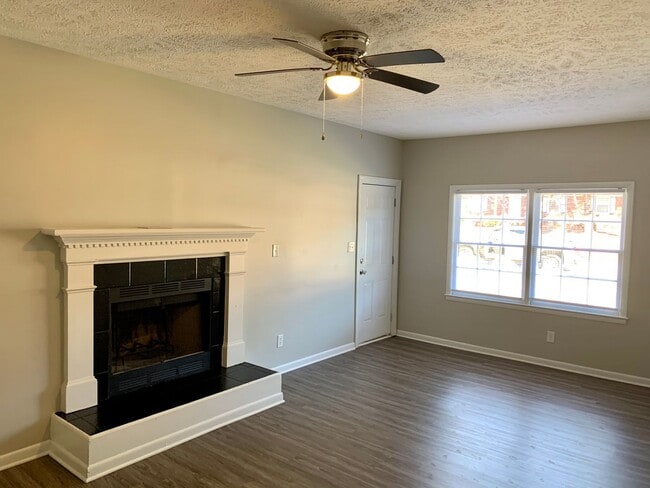Building Photo - Lovely Updated Home in Spring Lake